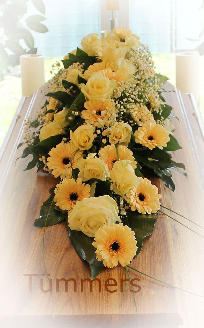 Blumengesteck für Trauerfeier von Blumen Tümmers aus Oberhausen