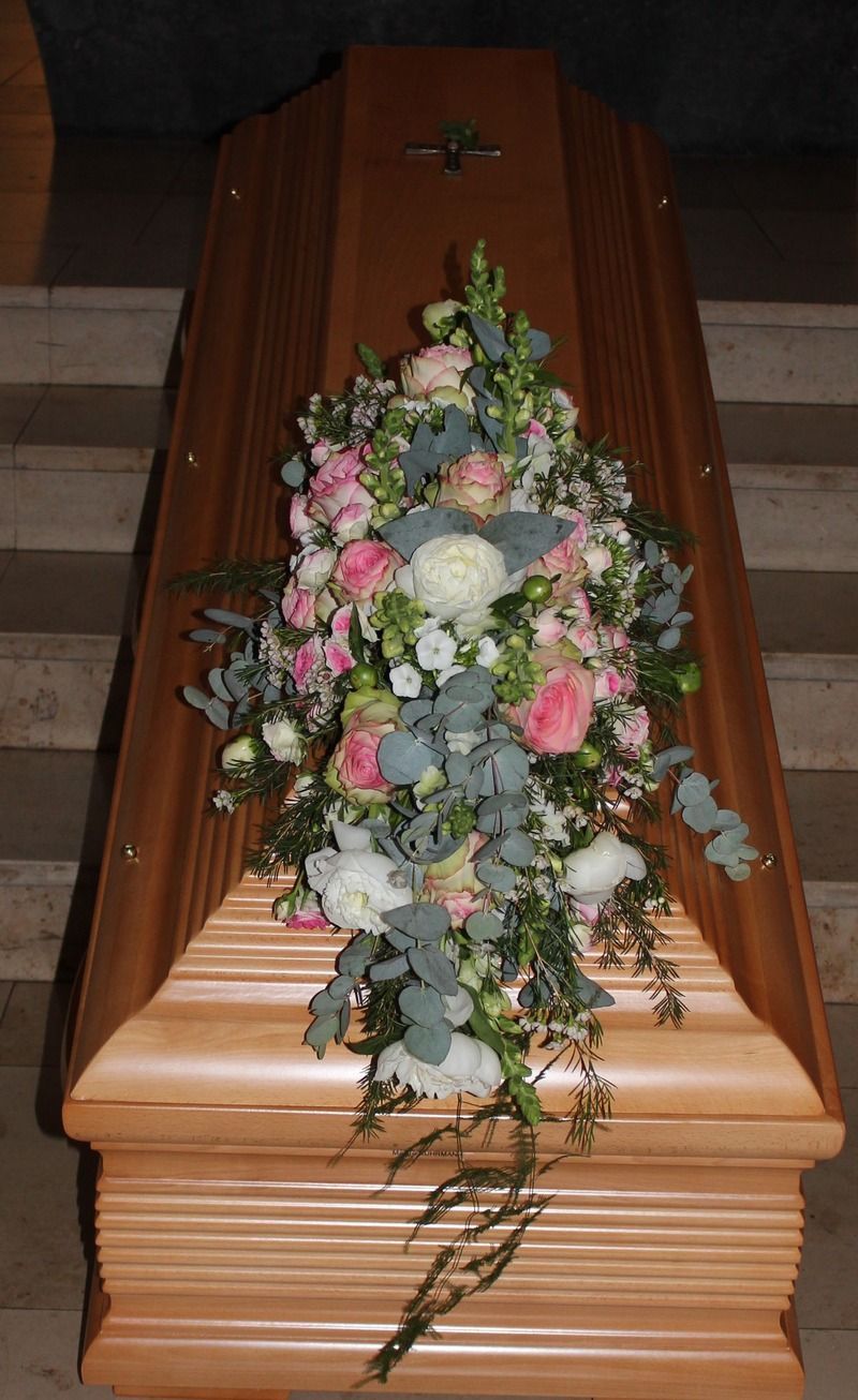 Blumengesteck für Trauerfeier von Blumen Tümmers aus Oberhausen