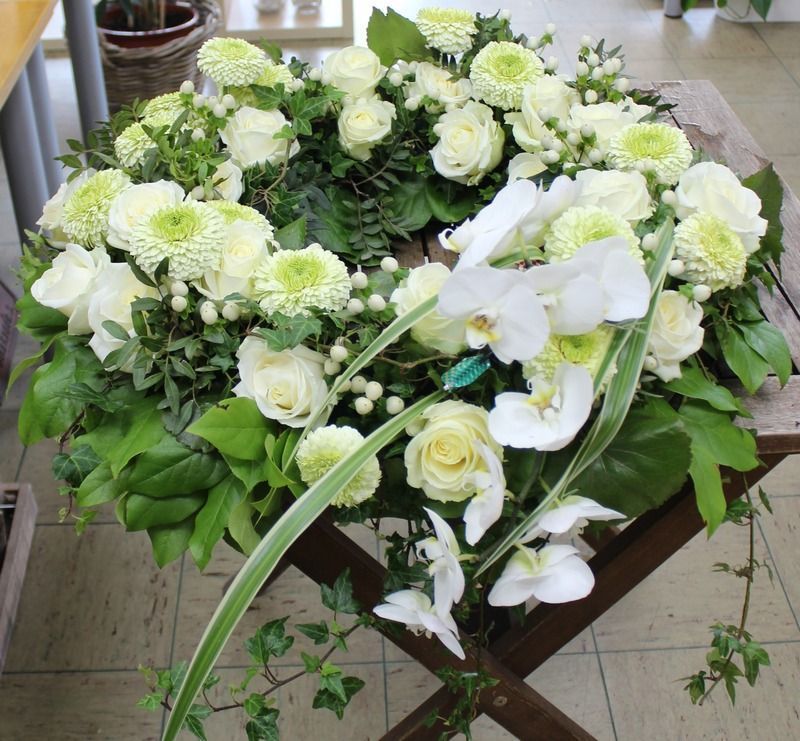 Blumenkranz für Trauerfeier von Blumen Tümmers aus Oberhausen