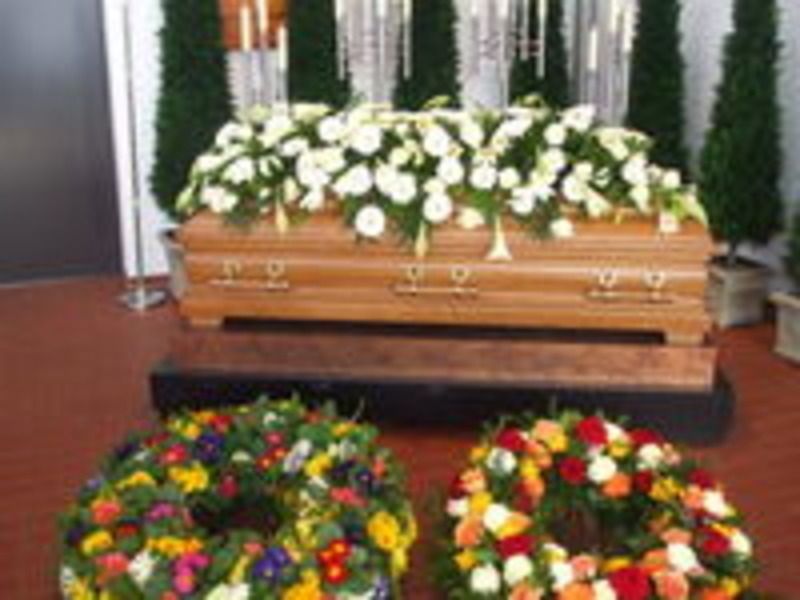 Blumengesteck für Trauerfeier von Blumen Tümmers aus Oberhausen