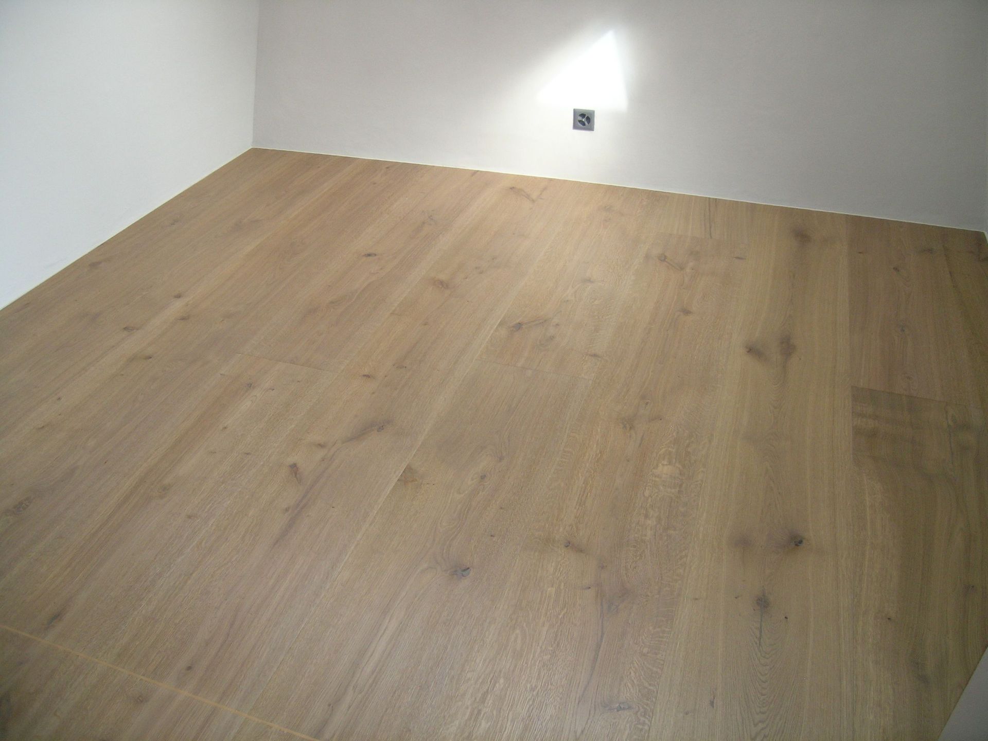 Bodenbelag - W. Stähli Boden- und Wandbeläge GmbH Interlaken