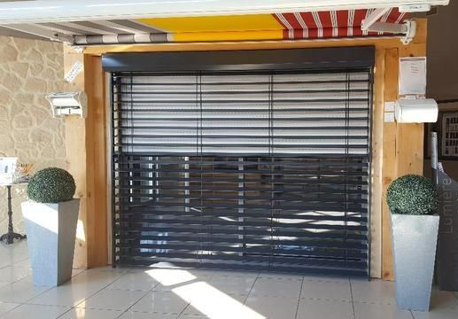Un store