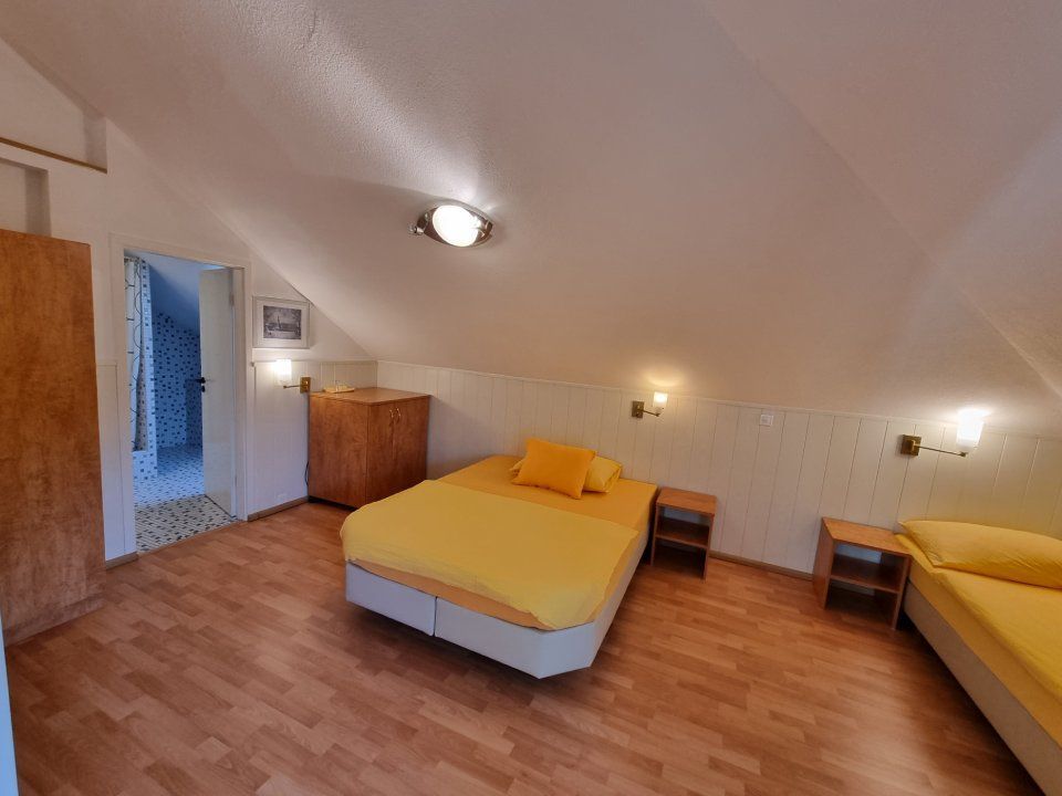 Dreibettzimmer muit Balkon