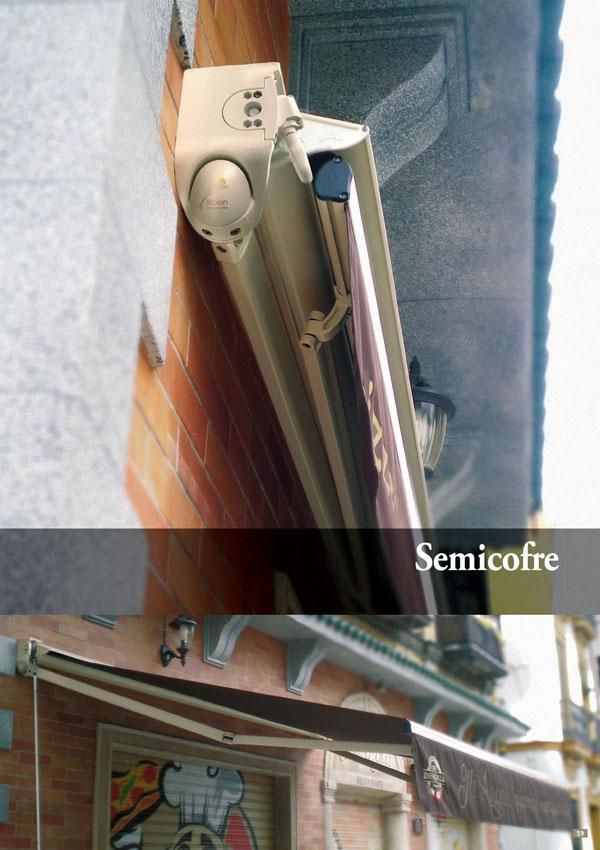 Una imagen de un toldo semicofre en un edificio.