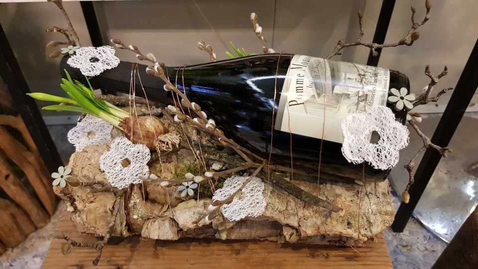 Blumendekoration im Hofladen der Grimm Obst & Gemüse AG