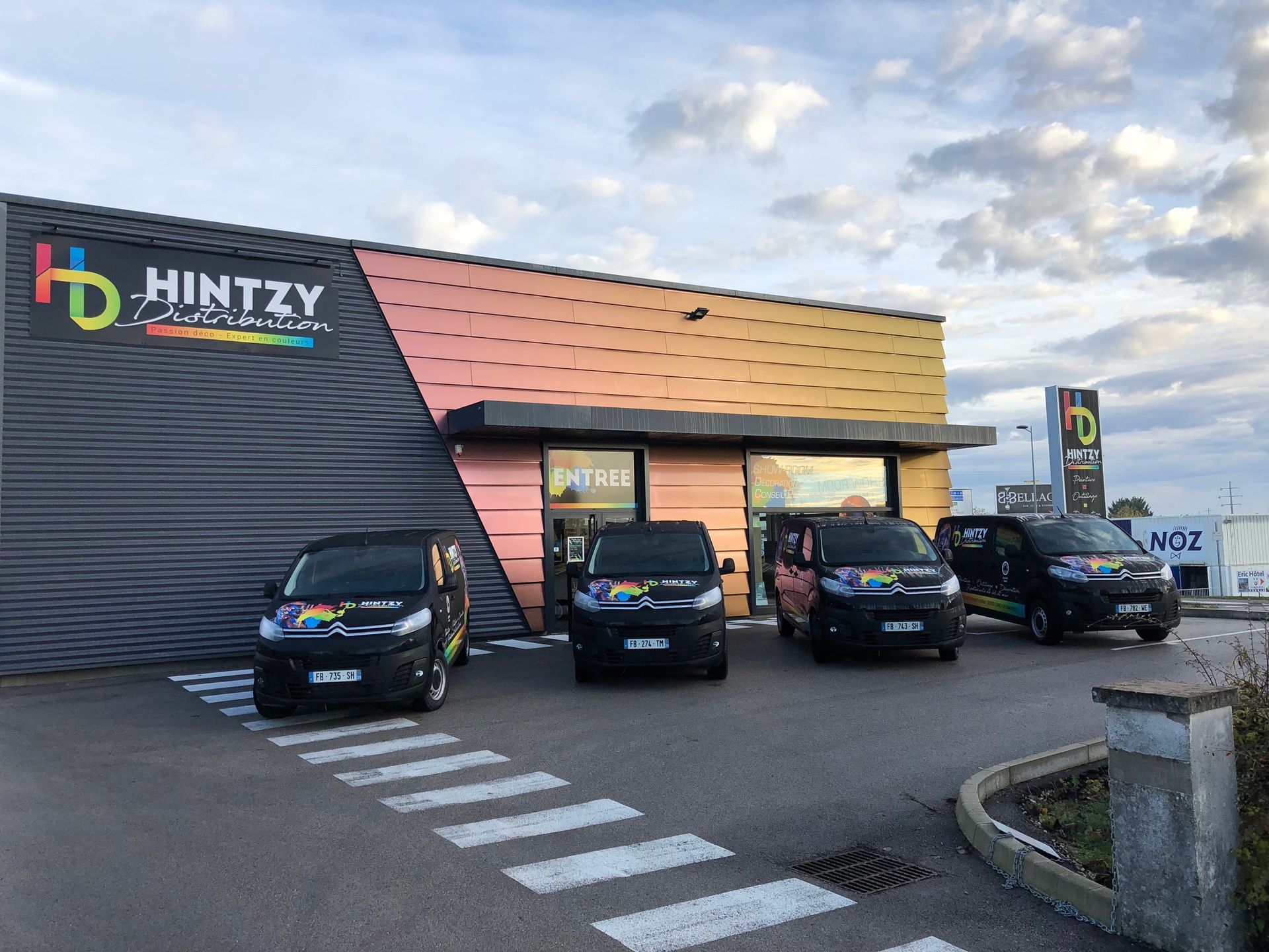 Devanture du magasin Hintzy Distribution à Dole