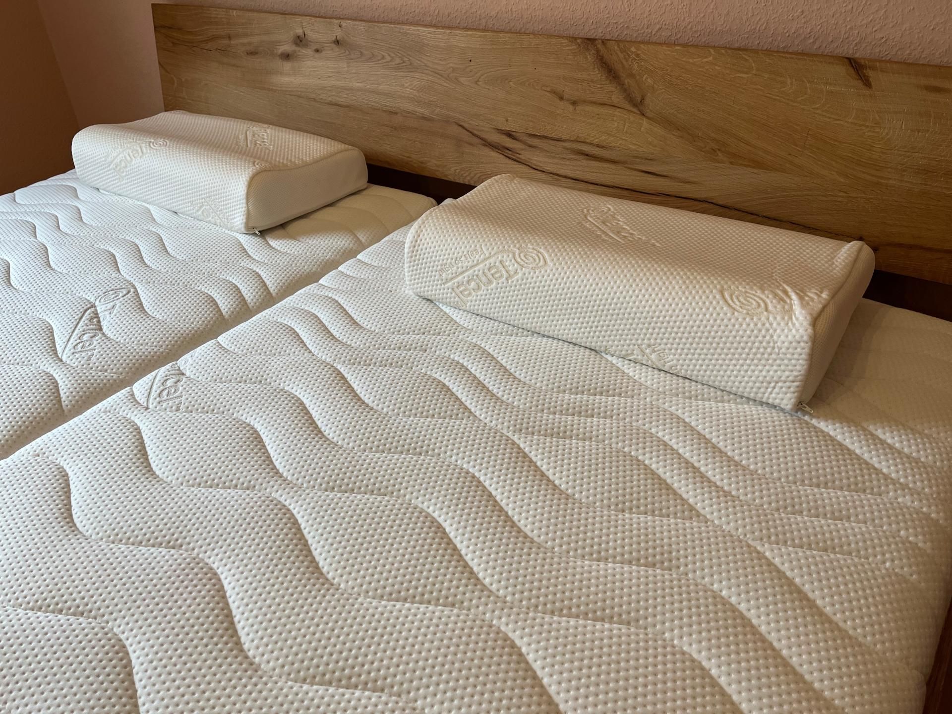 Lattenrost mit Gelschaummatratze als Vorführexemplar im Showroom in Bünde