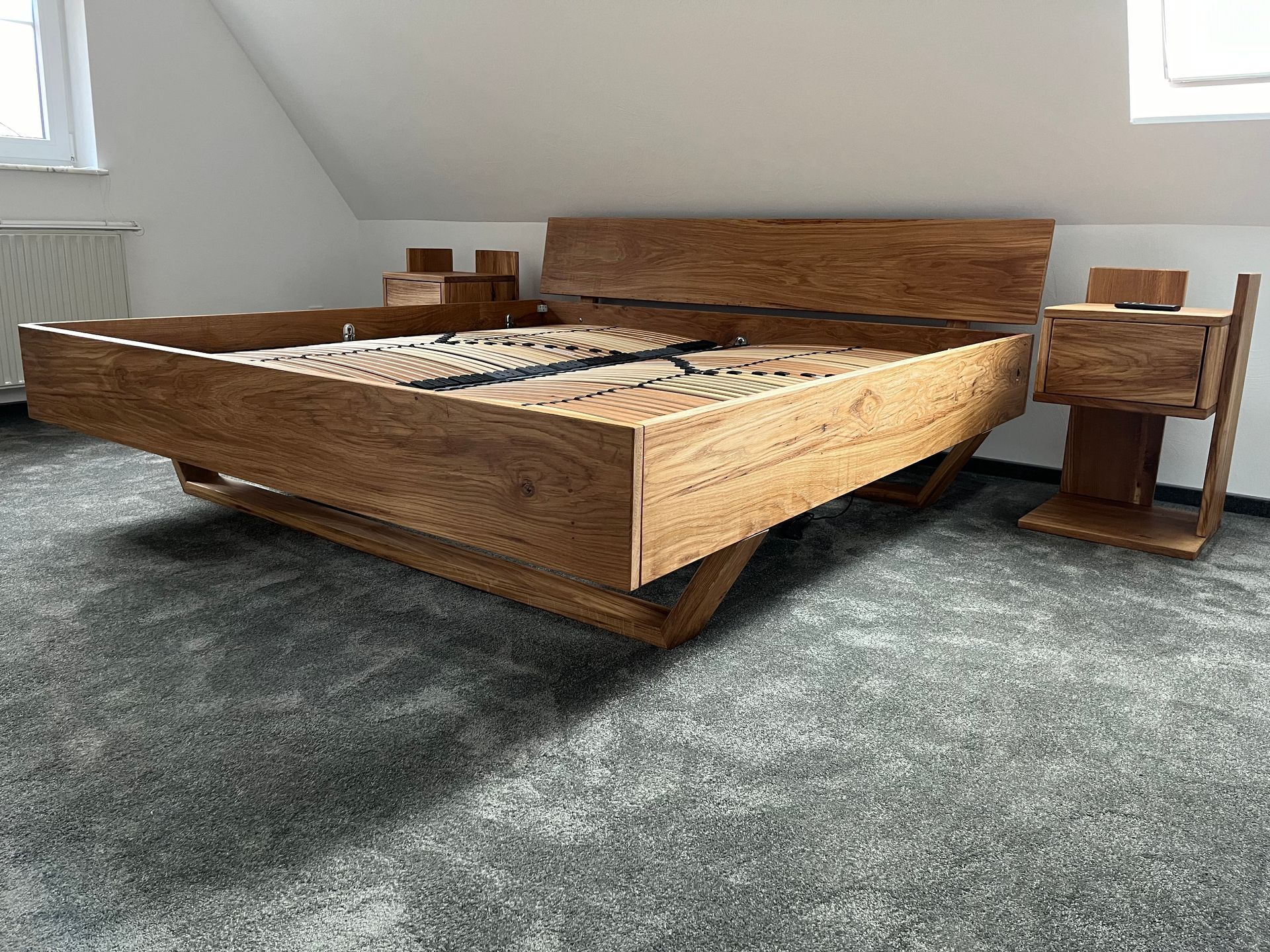 Holzbettrahmen