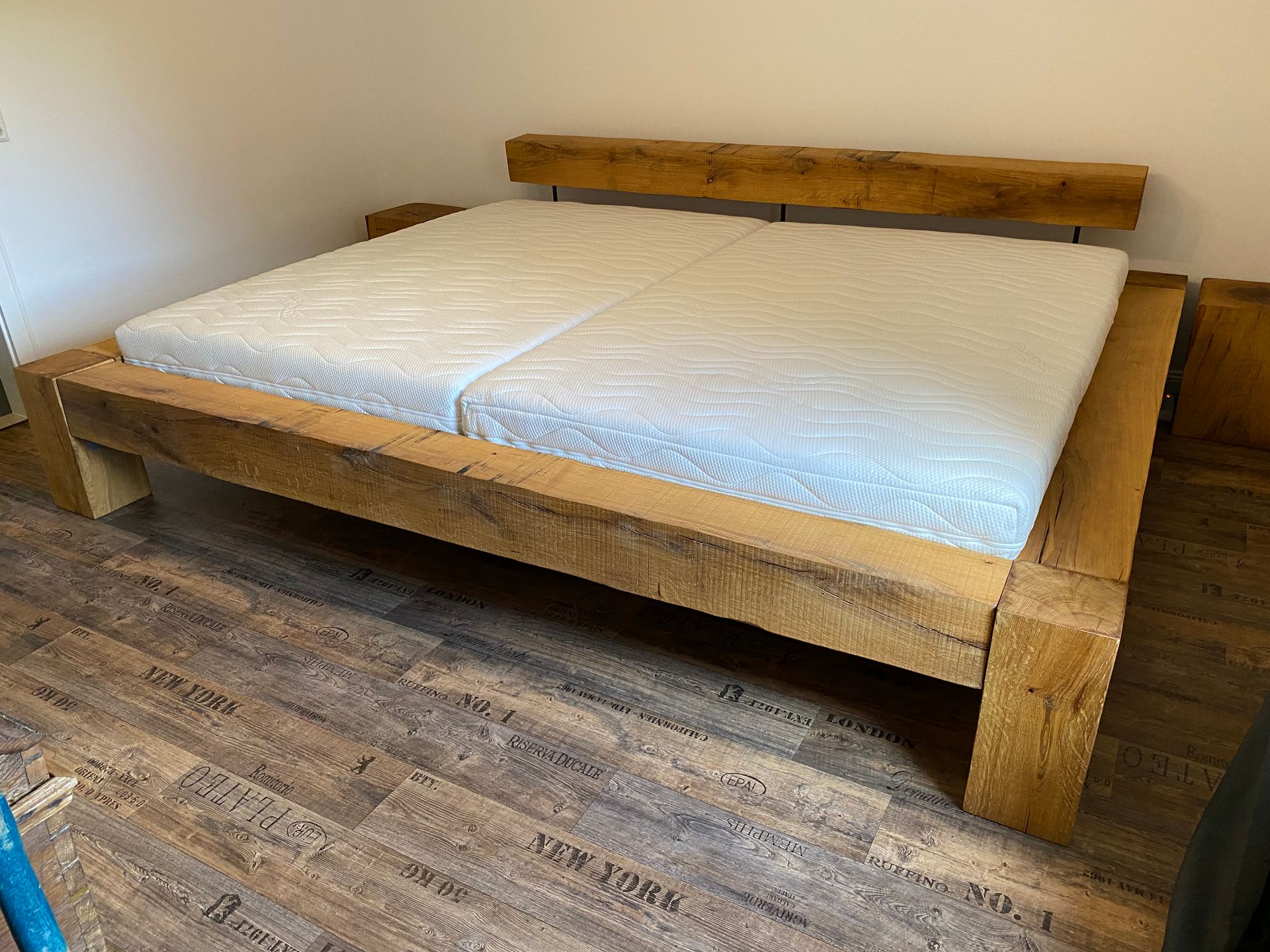 Holzbettrahmen