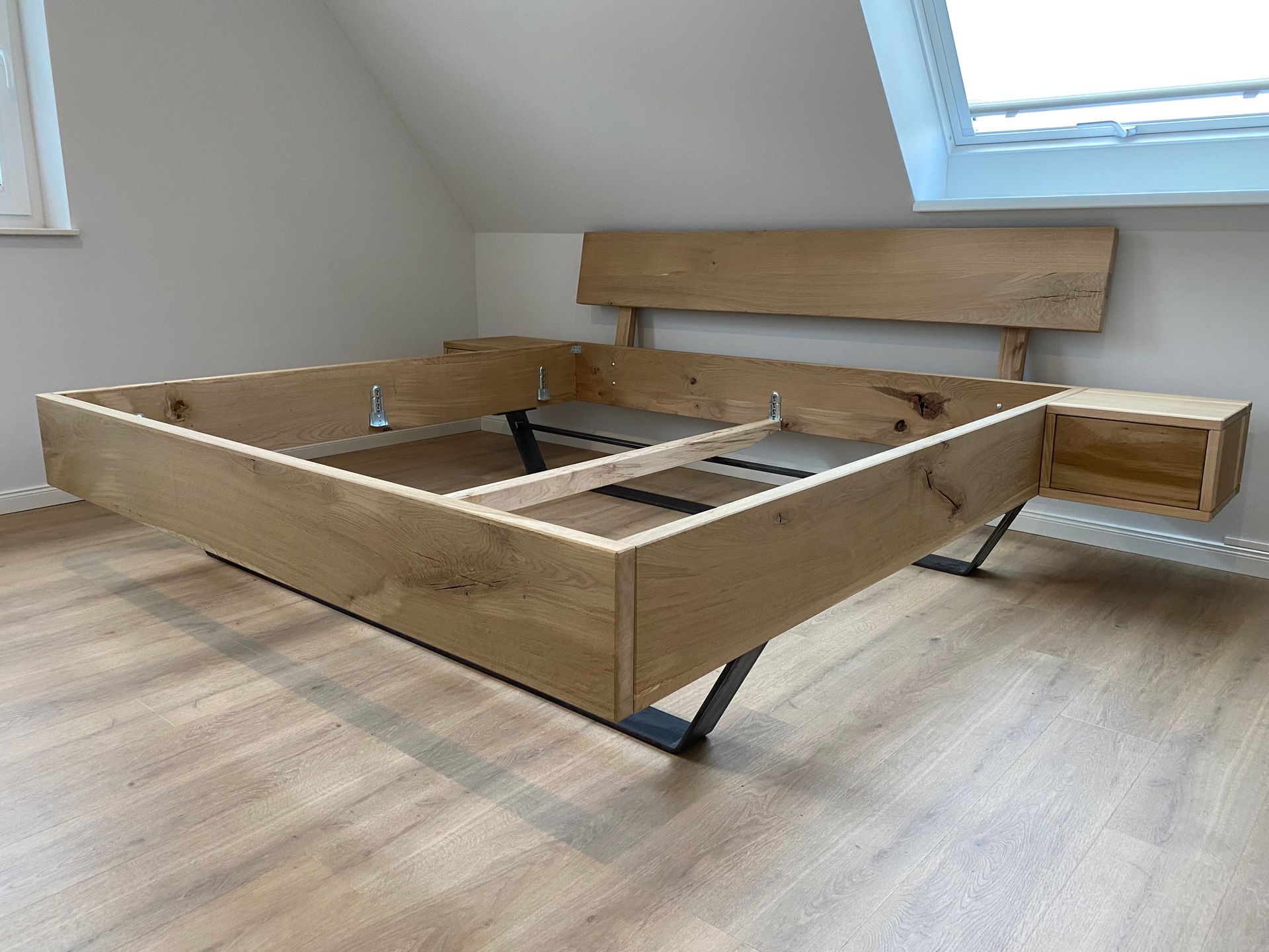 Holzbettrahmen