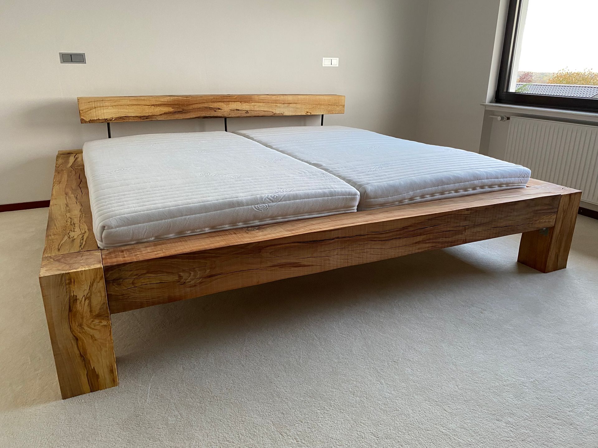 Holzbettrahmen
