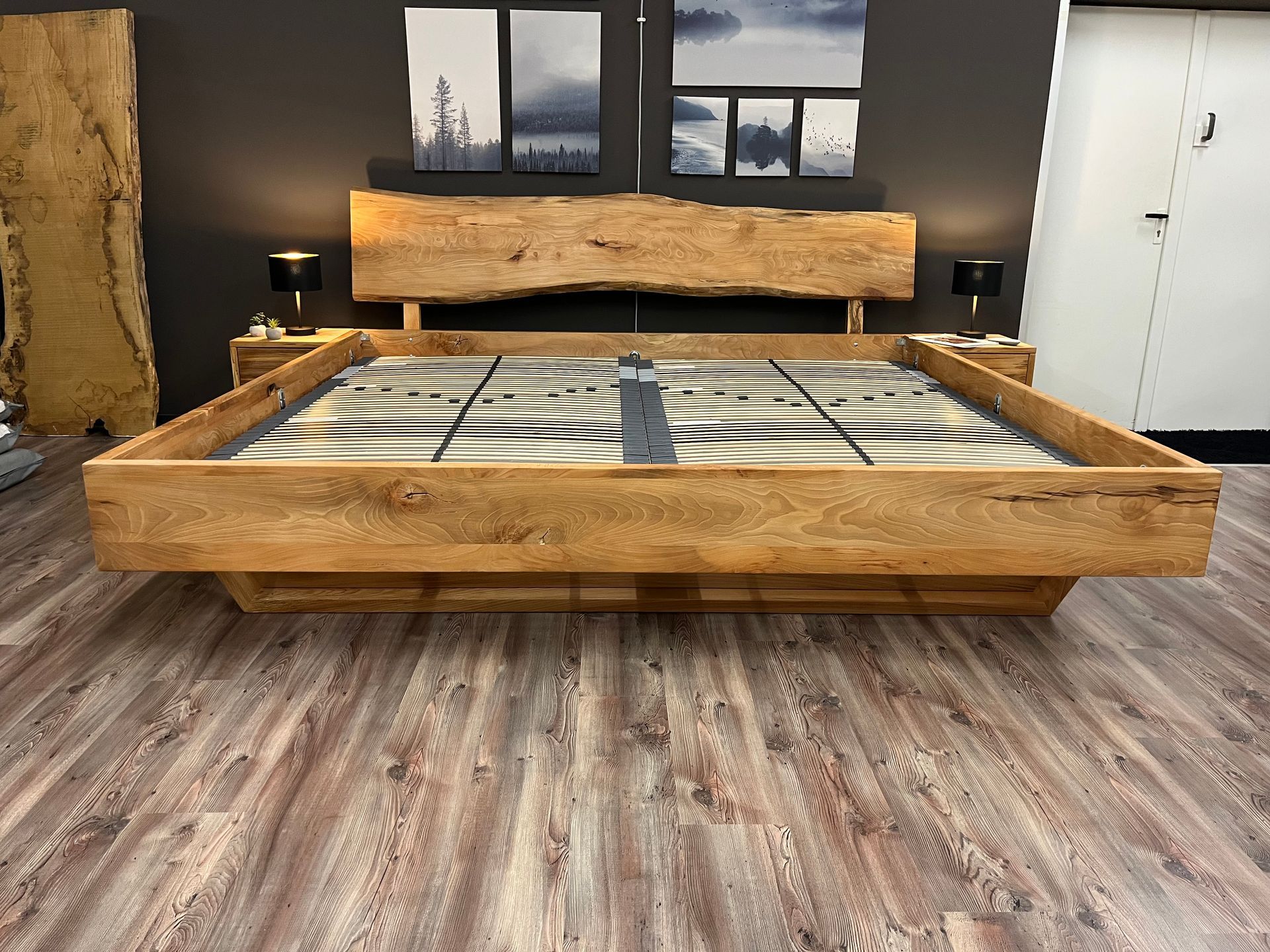 Familienbett Kernbuche 240x220cm Überlänge inkl. Nachtkonsolen