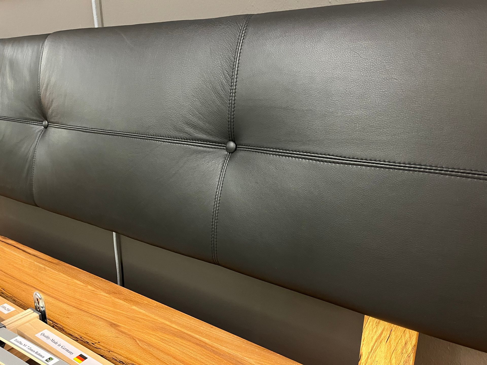 Theo Steel Kernbuche Detail