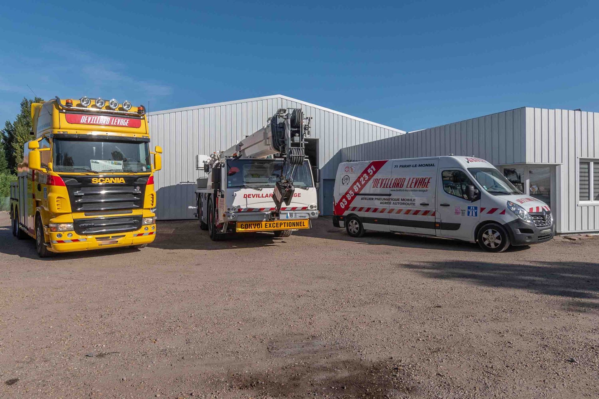 Camions de dépannage et de levage de l'entreprise Devillard
