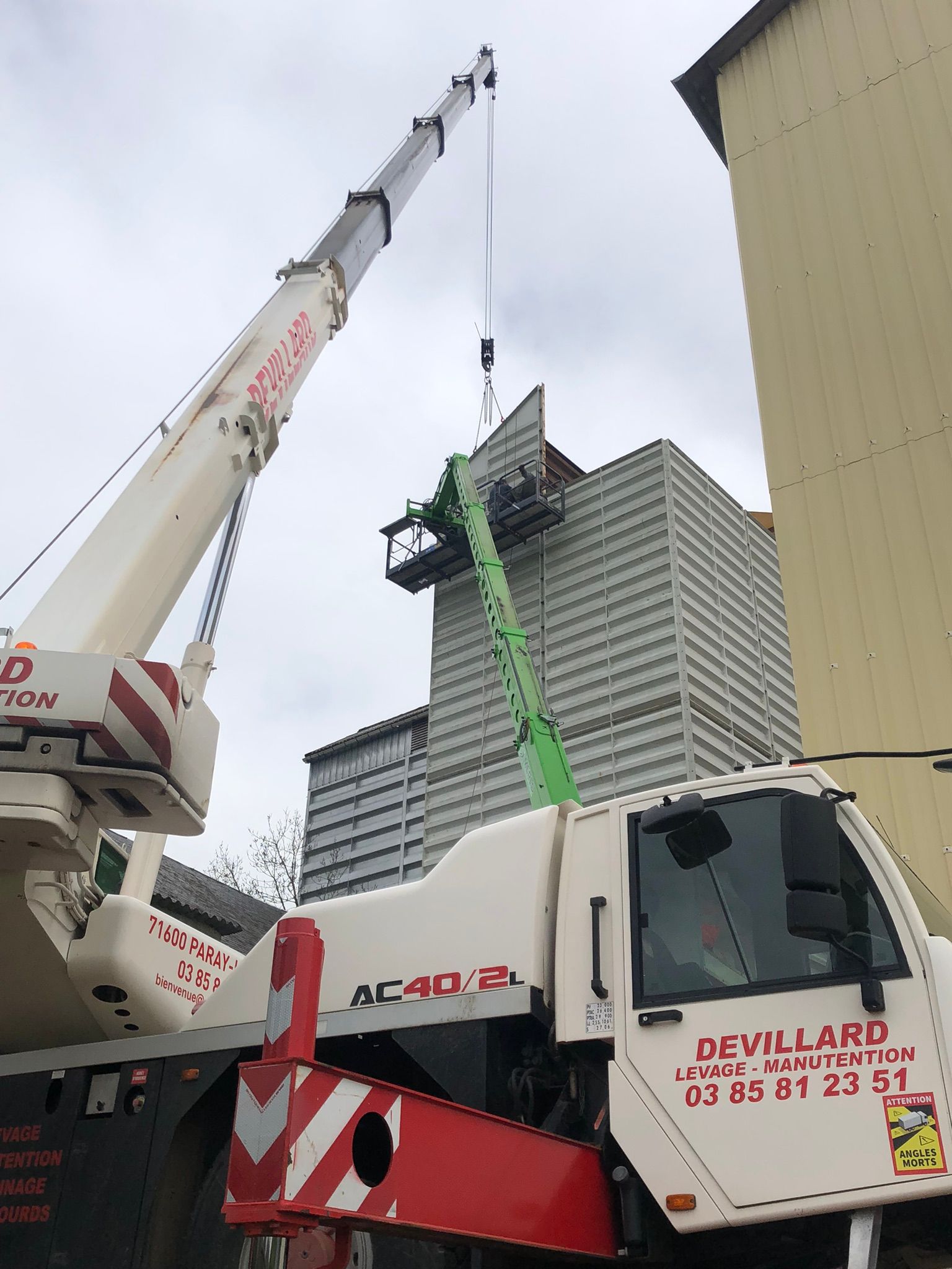 Camion de levage Devillard