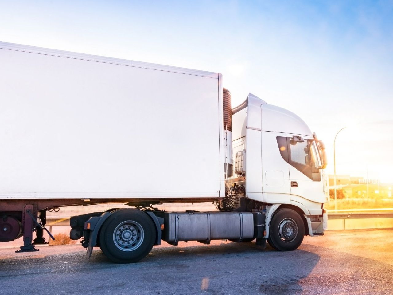 Camion blanc à dépanner