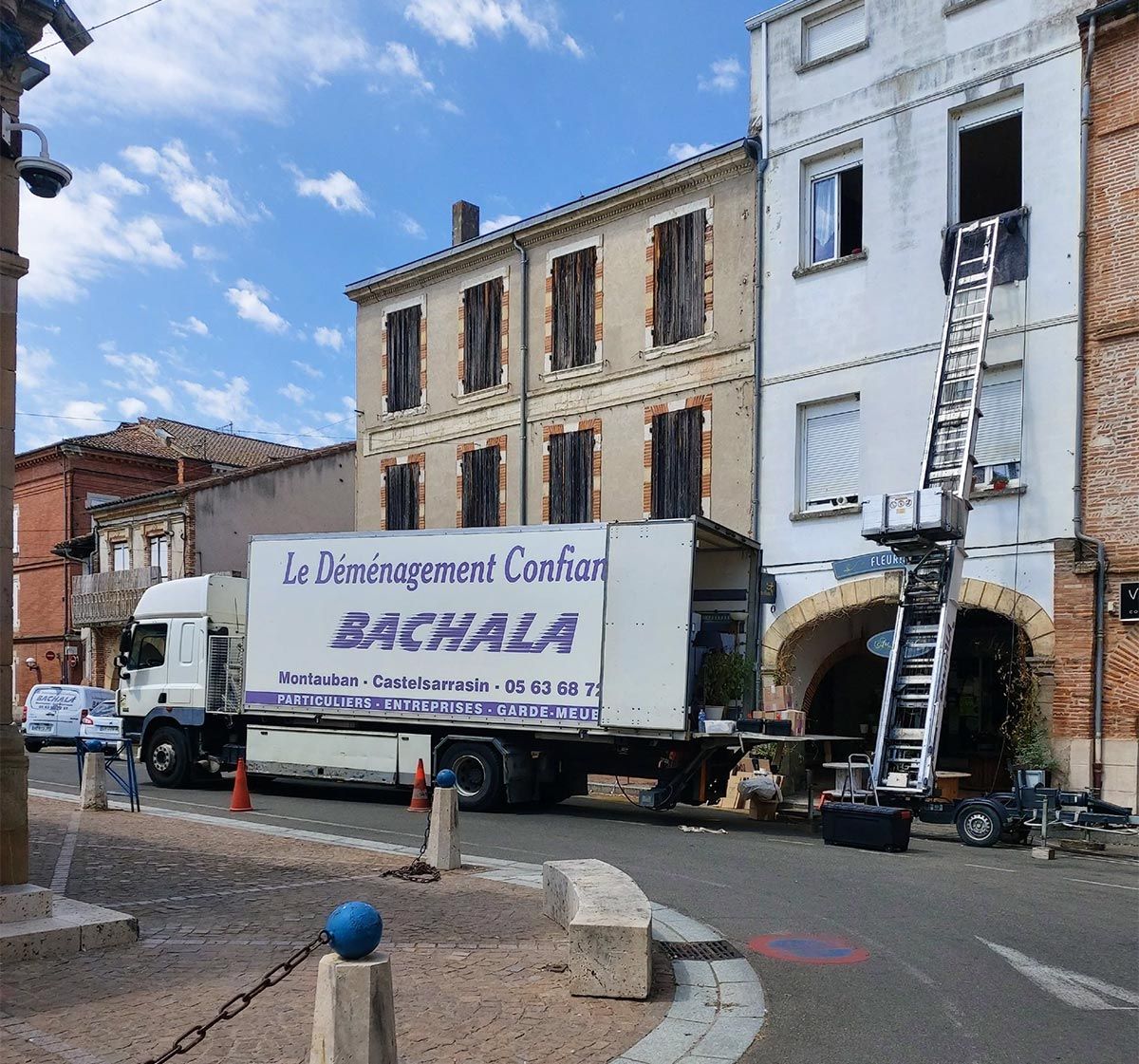 Déménagement d'un immeuble avec monte charge