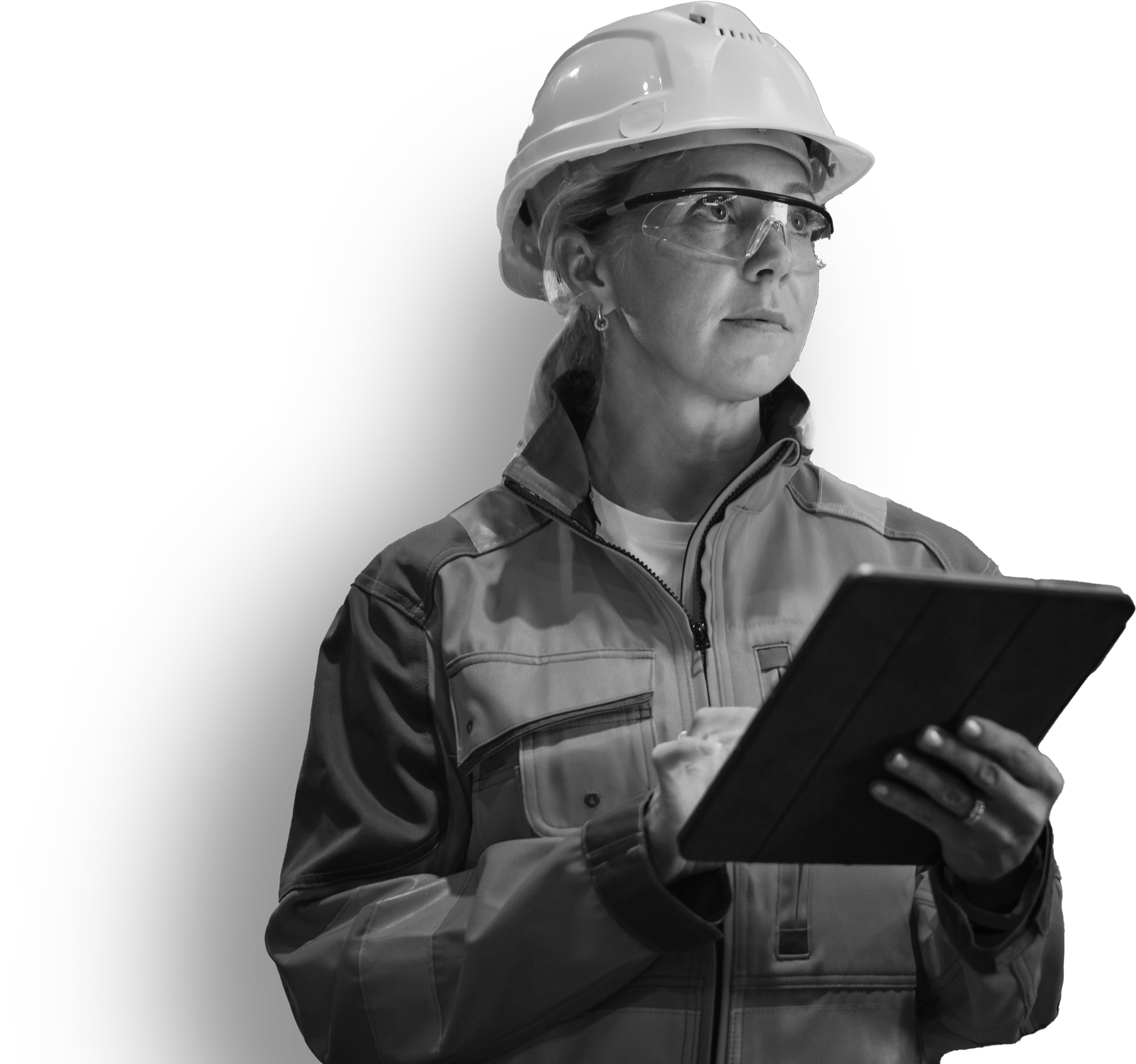 Femme en tenue de chantier avec une tablette à la main