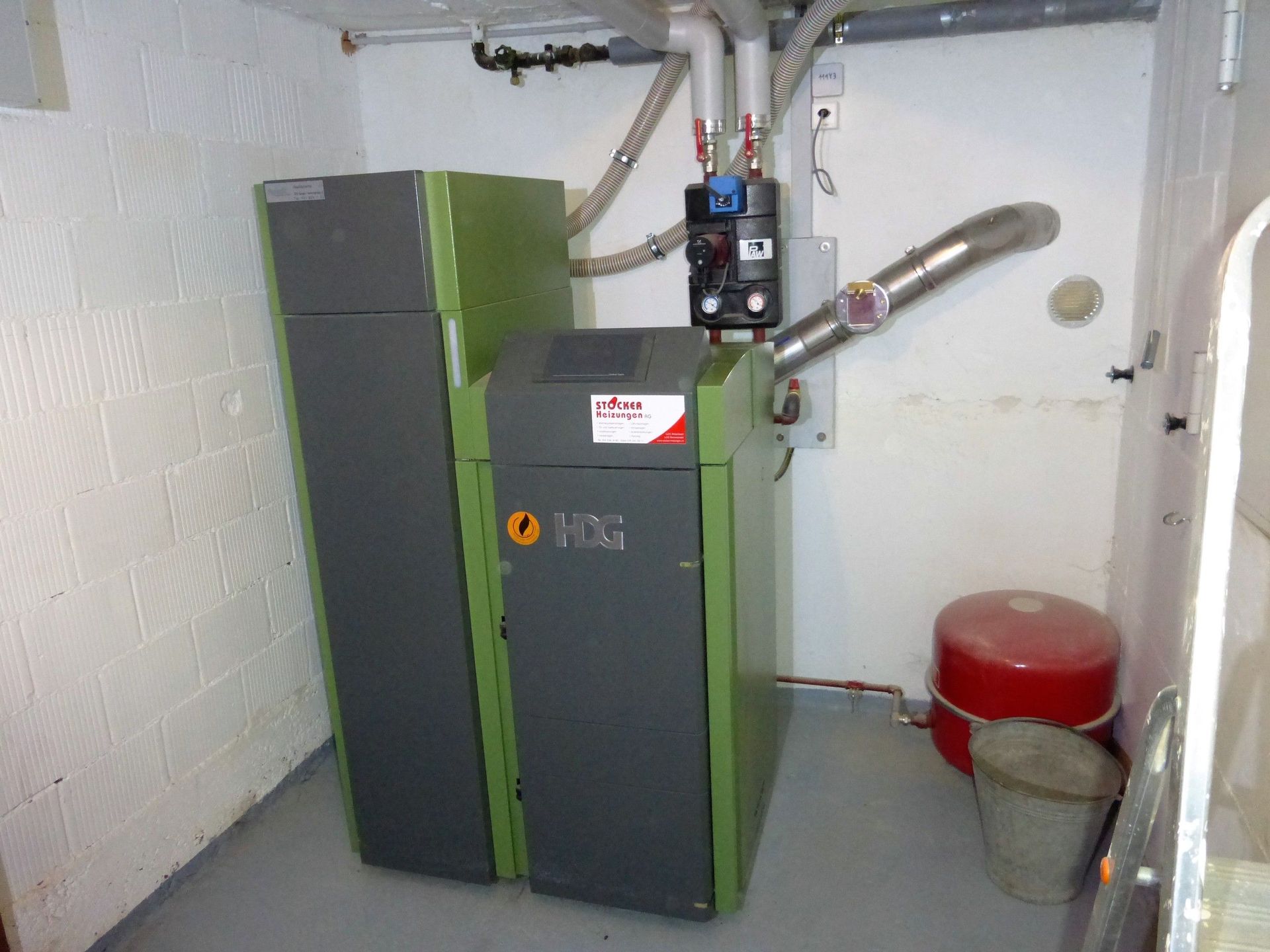 Holz-Pellet-Feuerung für ein Einfamilienhaus - Stocker Heizungen AG
