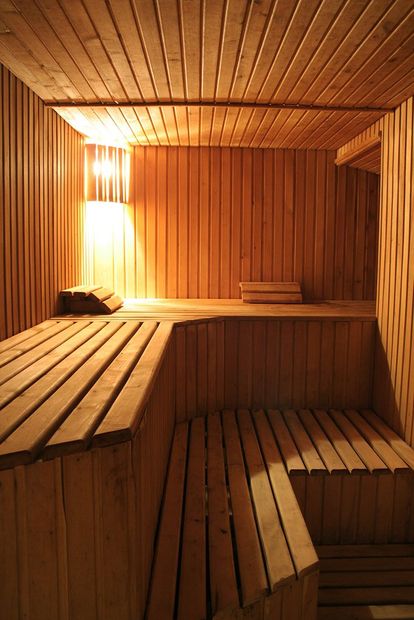 Salle de sauna vide