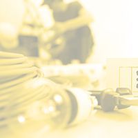 Des câbles et du matériel d'électricité