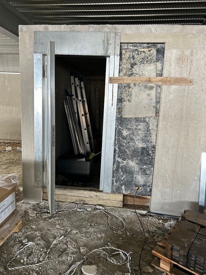 Porte d'accès au local technique