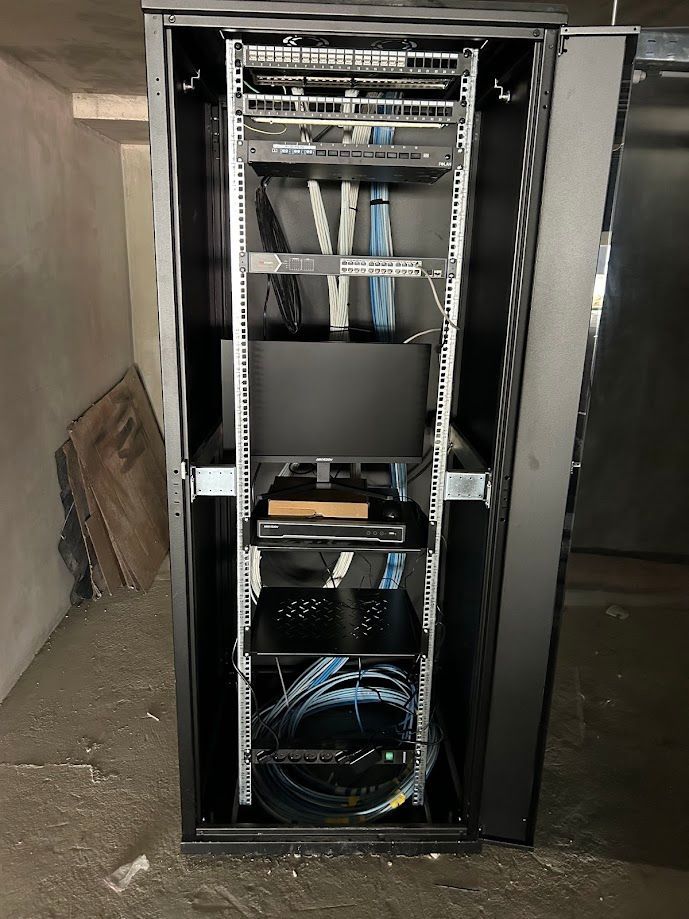 Armoire électrique noire