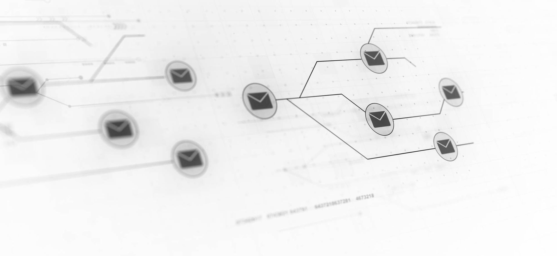 Diagramm mit miteinander verbundenen E-Mail-Symbolen zur Veranschaulichung der E-Mail-Kommunikation bzw. des Datenflusses.