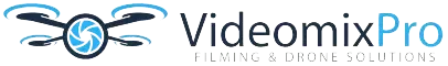 Logotipo de VideomixPro que presenta un icono de dron estilizado con un obturador de c&aacute;mara en el centro, en azul y gris oscuro.