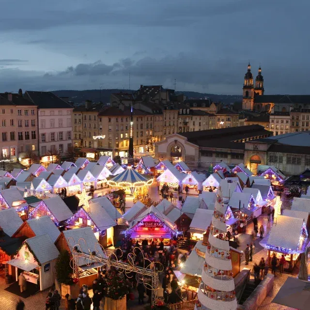 Marché de Noël place Charles III à Nancy