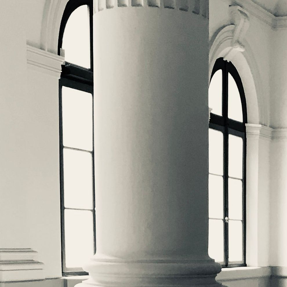 Colonne de l'intérieur du palais de justice d'Amiens