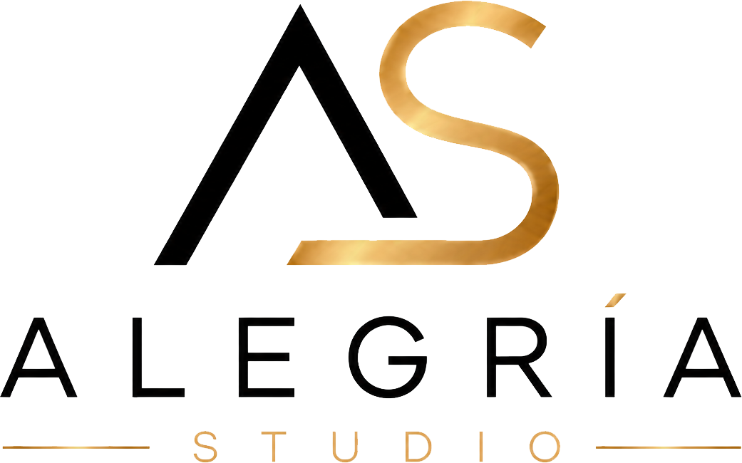 Logotipo de Alegr&iacute;a Studio con las iniciales &ldquo;AS&rdquo; estilizadas en negro y dorado sobre el nombre en texto negro y dorado.