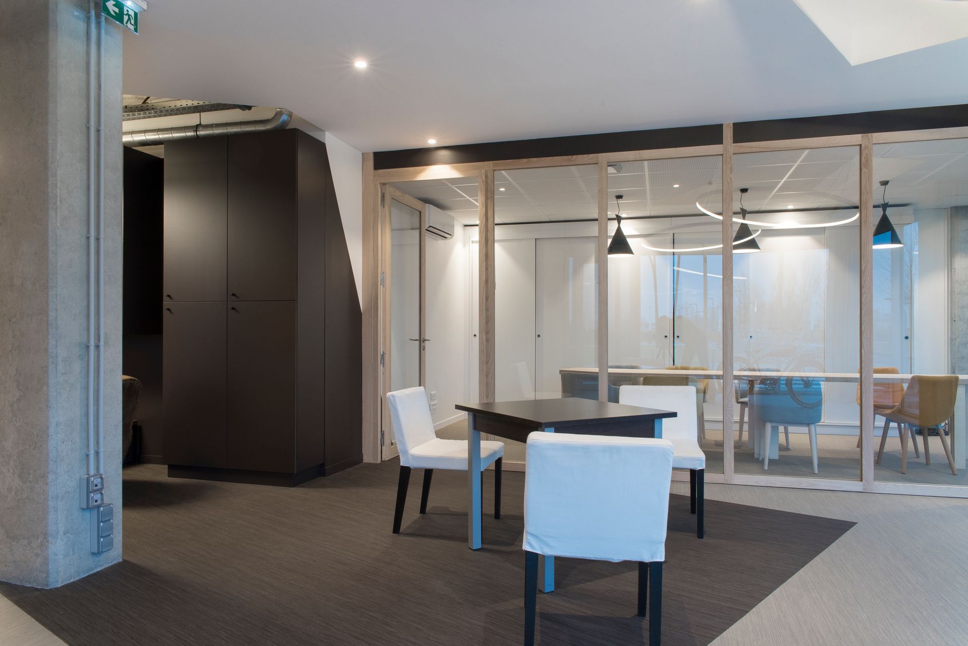 Petite salle d'attente dans bureau