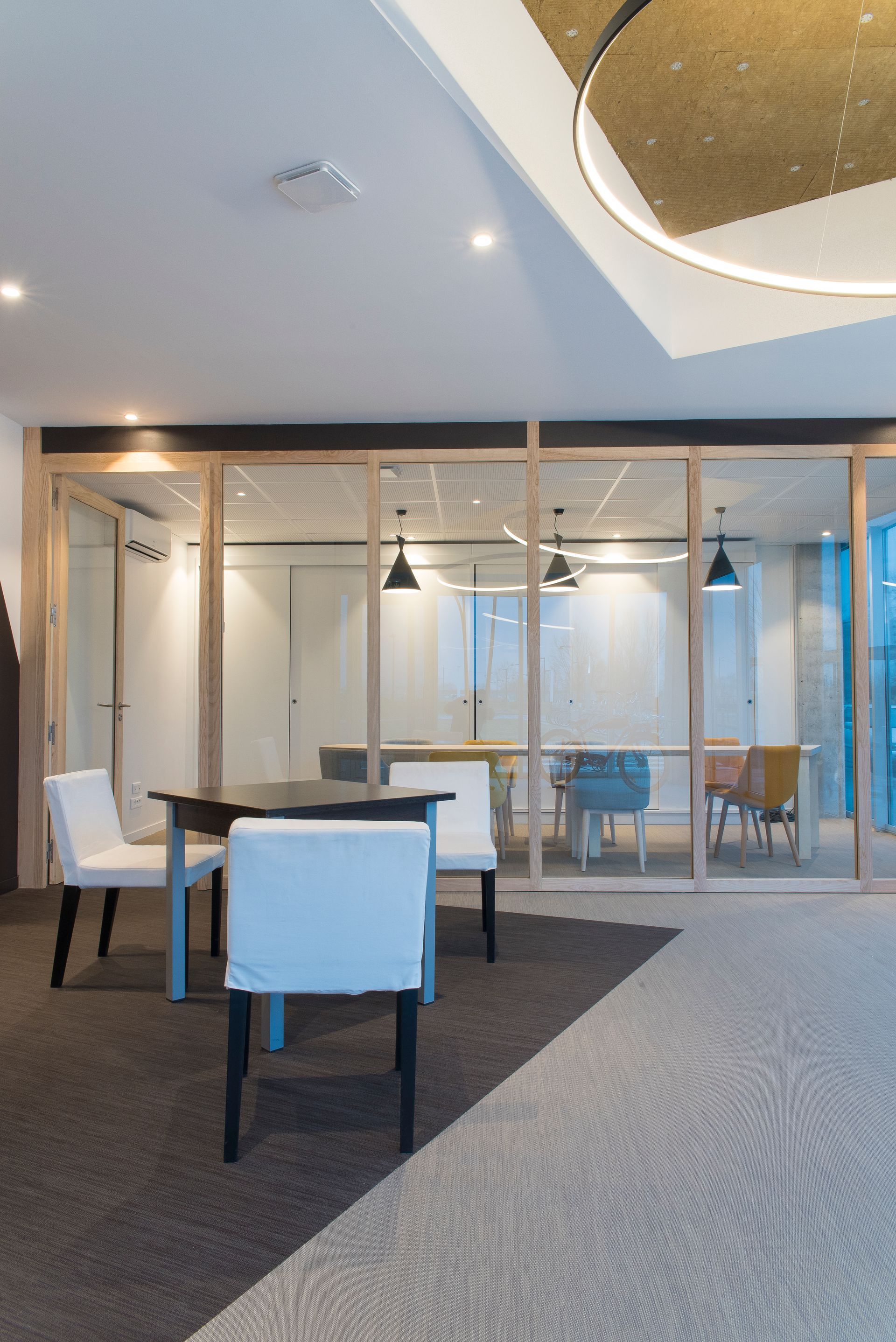 Salle de réunion avec vitres