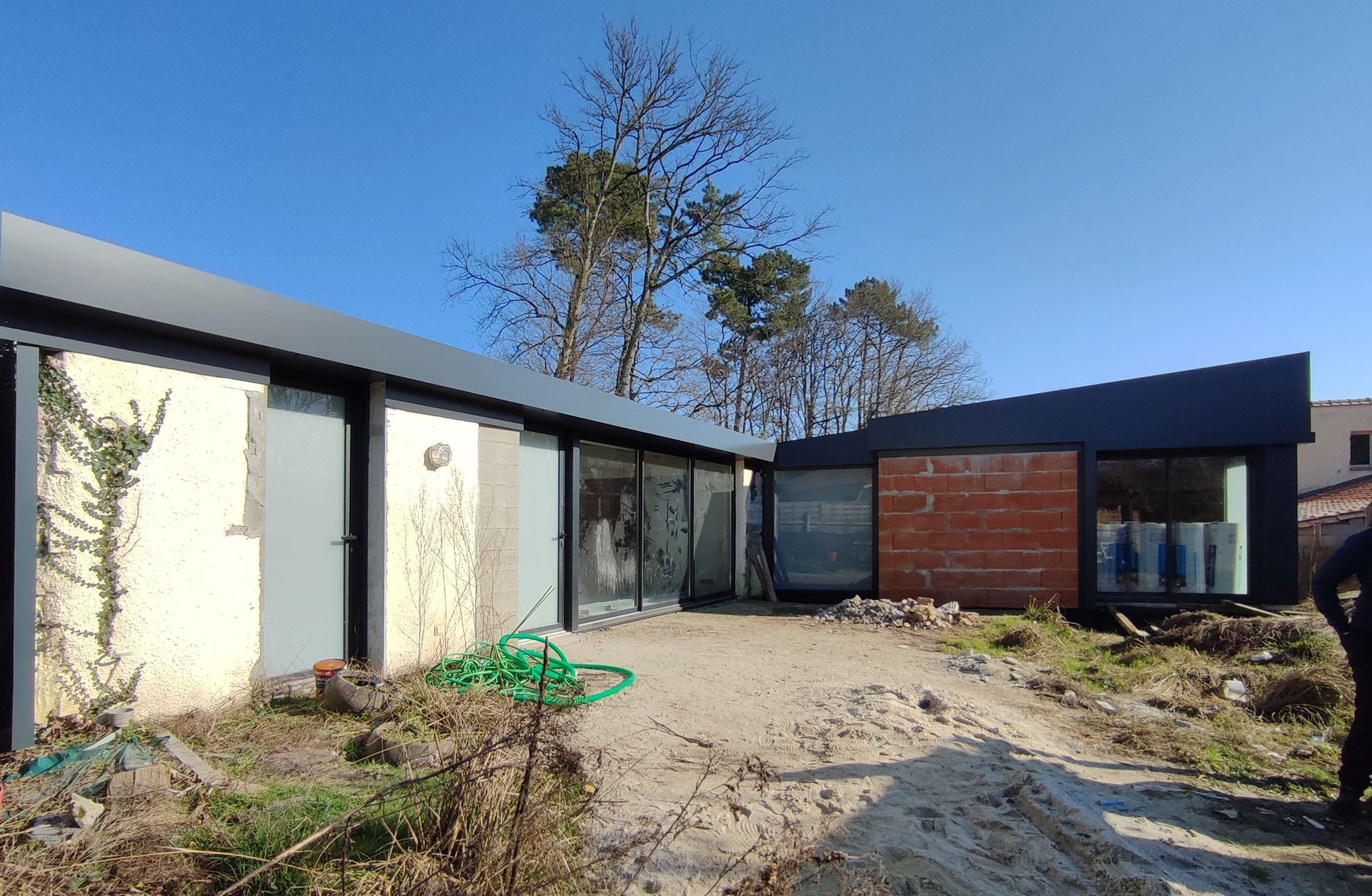 Maison avec terrain en construction