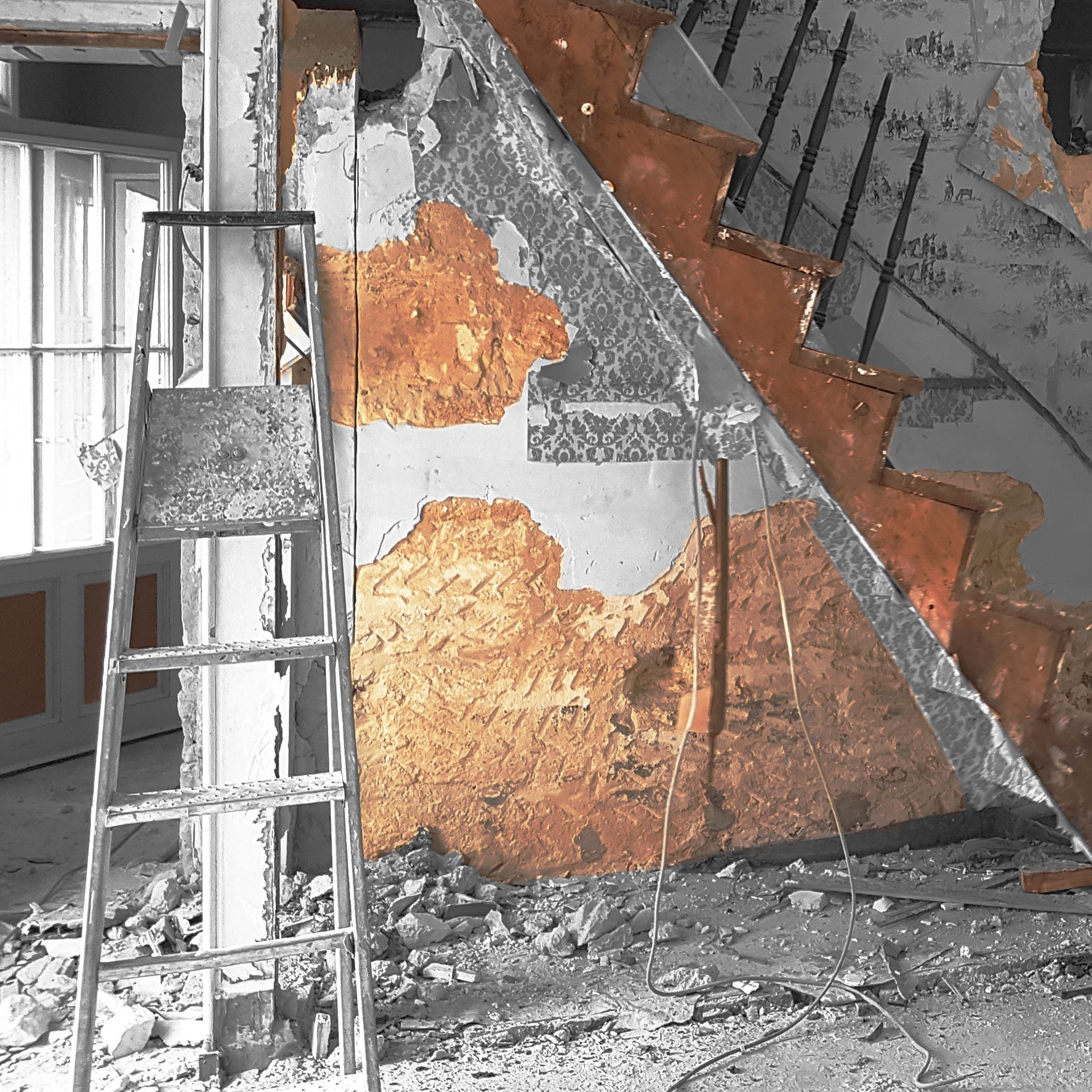 Échelle devant une ancienne cage d'escalier