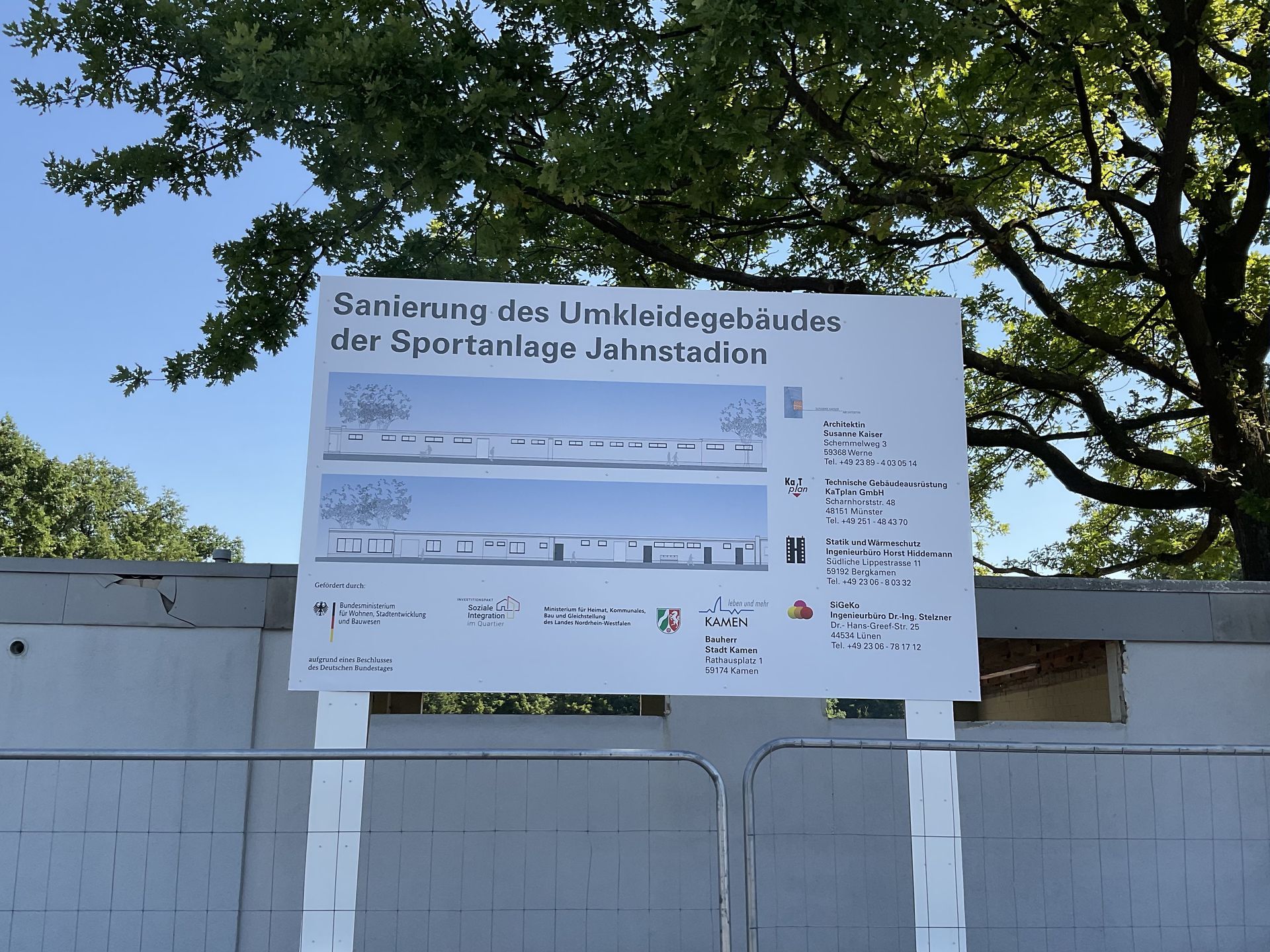 Öffentliches Schild in Planung