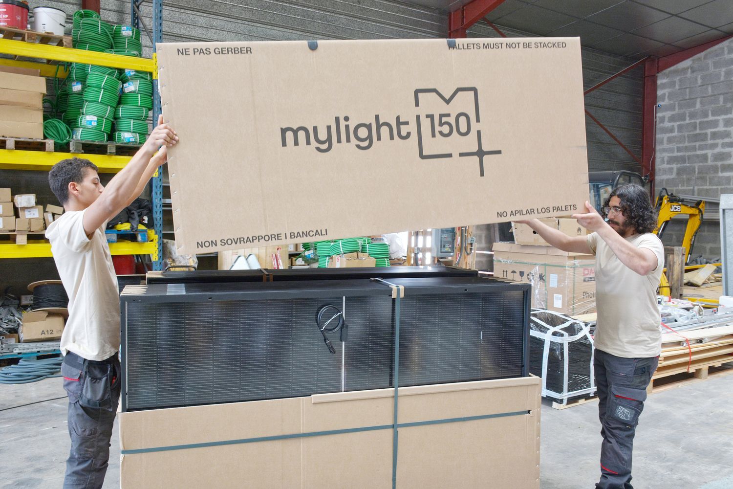 Déballage de panneaux solaires