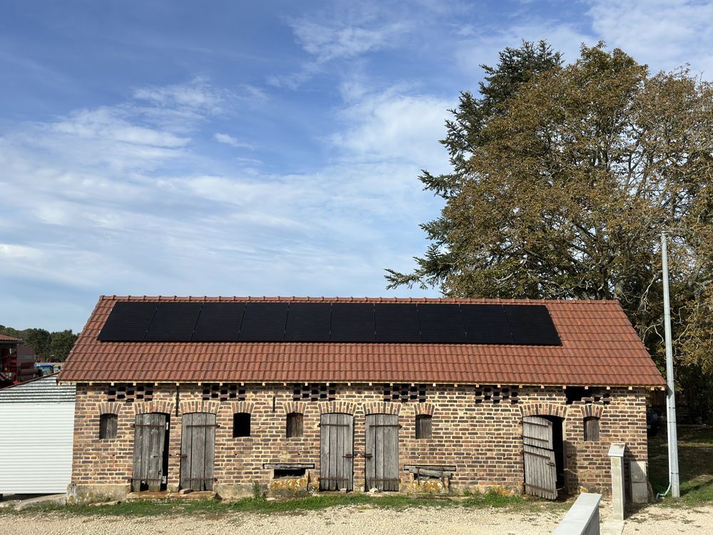 Panneaux photovoltaïques sur une ferme aménagée