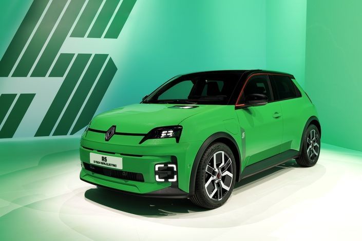R5 E-Tech 100% Electric.