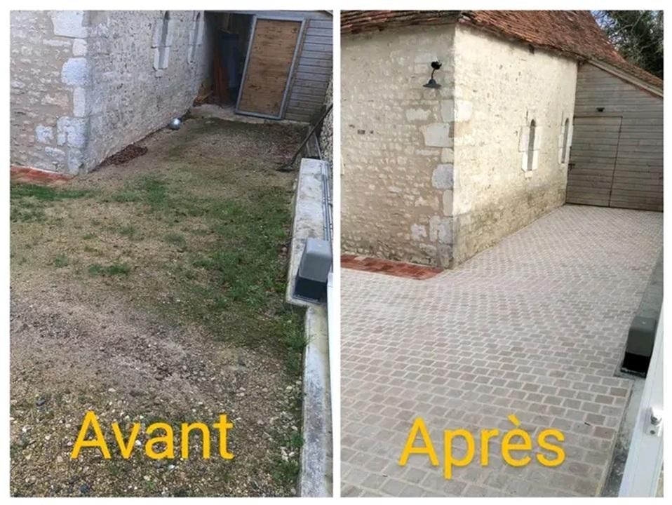 Avant et après la rénovation d'un jardin avec des pavés, montrant le remplacement de la pelouse par une cour pavée.