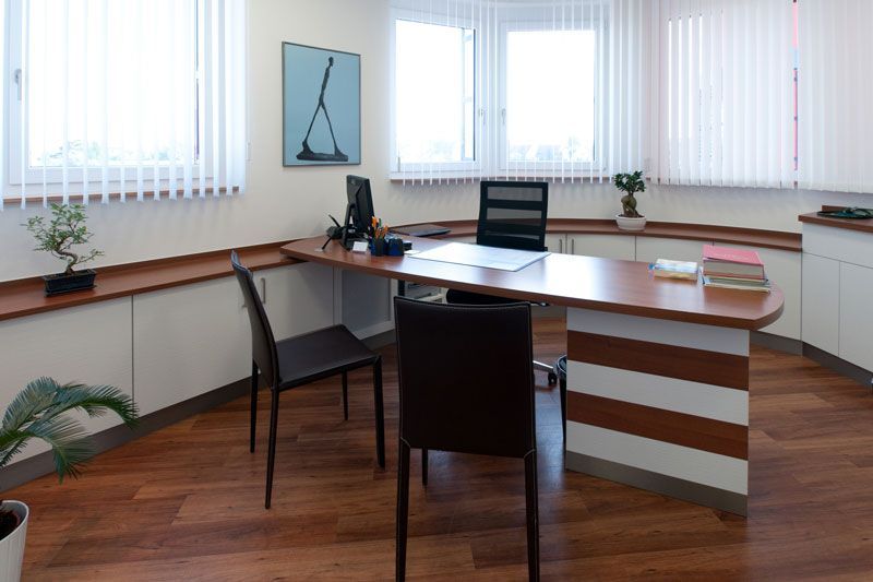 Neurologische Privatpraxis Nürnberg, Dr. med. Jiri Bernatik, Foto Galerie Sprechzimmer