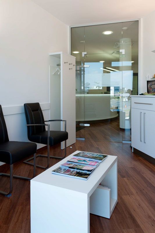 Neurologische Privatpraxis Nürnberg, Dr. med. Jiri Bernatik, Foto Galerie Wartezimmer