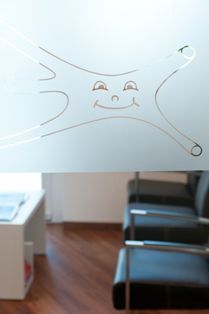 Neurologische Privatpraxis Nürnberg, Dr. med. Jiri Bernatik, Foto Galerie Empfang