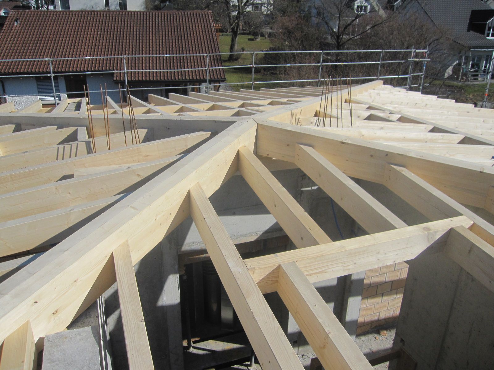 Bedachung - Ueli Hagdorn Holzbau / Bedachungen GmbH