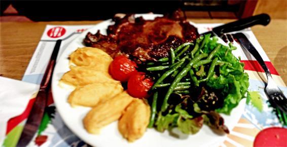 Magret de canard avec ses accompagnements du jour