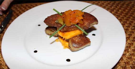 Foie-gras poêlé à la mangue fraîche