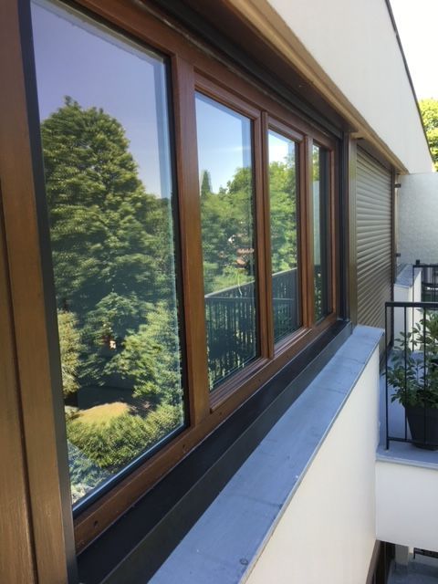 Fenêtre à rebord en bois