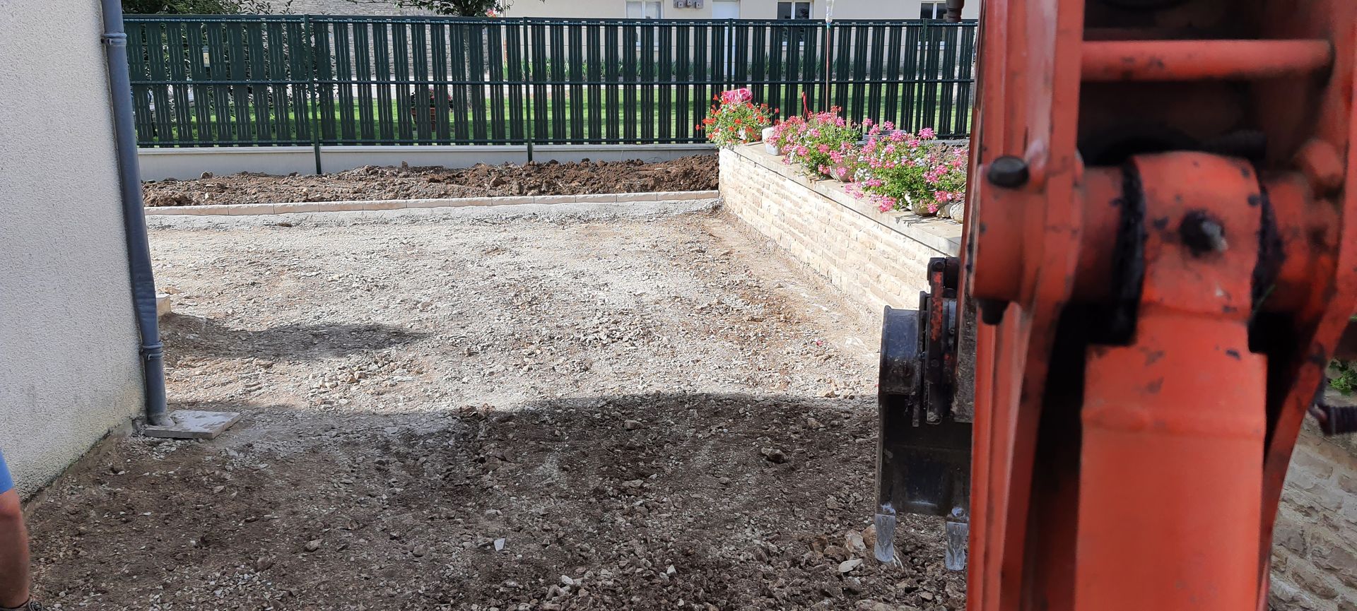 Aménagement cour avant travaux