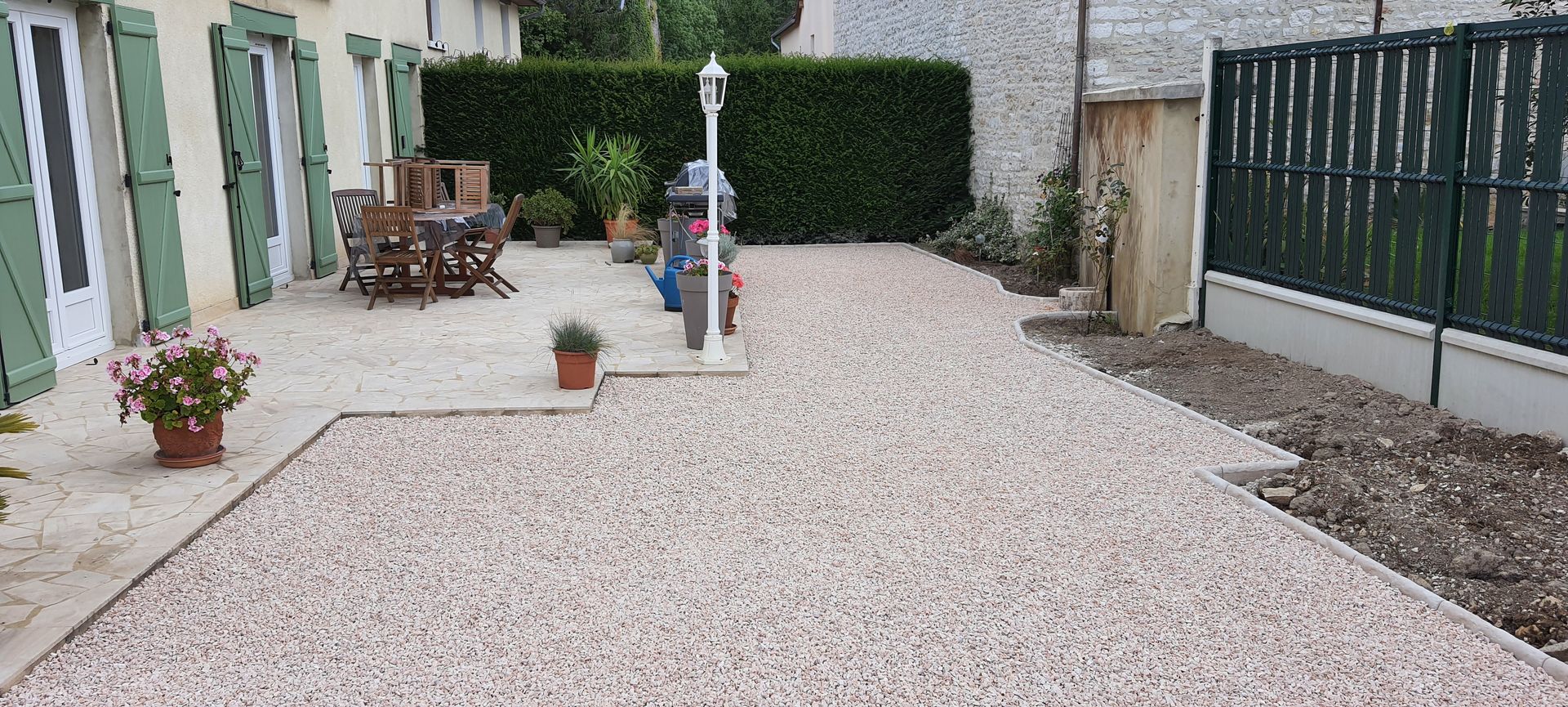 Cour avant finalisée